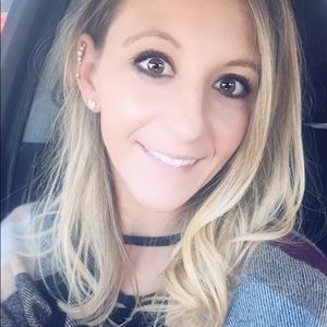 Meet your Posher, Caitlin